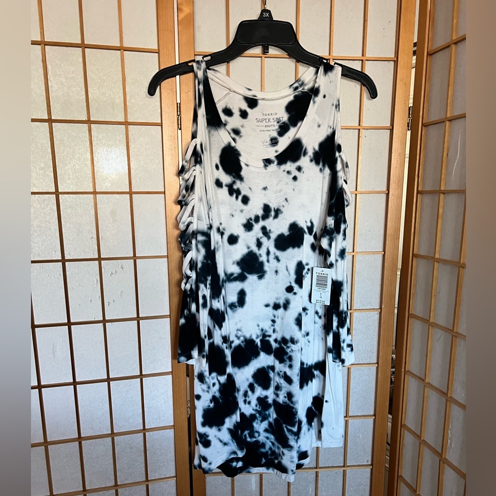Torrid size 0 soft long sleeve Tee